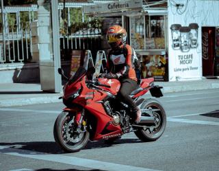 Choisir son casque moto selon son style de conduite