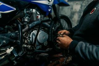 Pièces moteur moto : pistons, soupapes et joints culasse